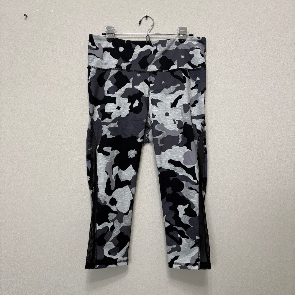 Old Navy Active Go-Dry High Rise Gray Camo Crop Leggings Mesh Panels XL EUC